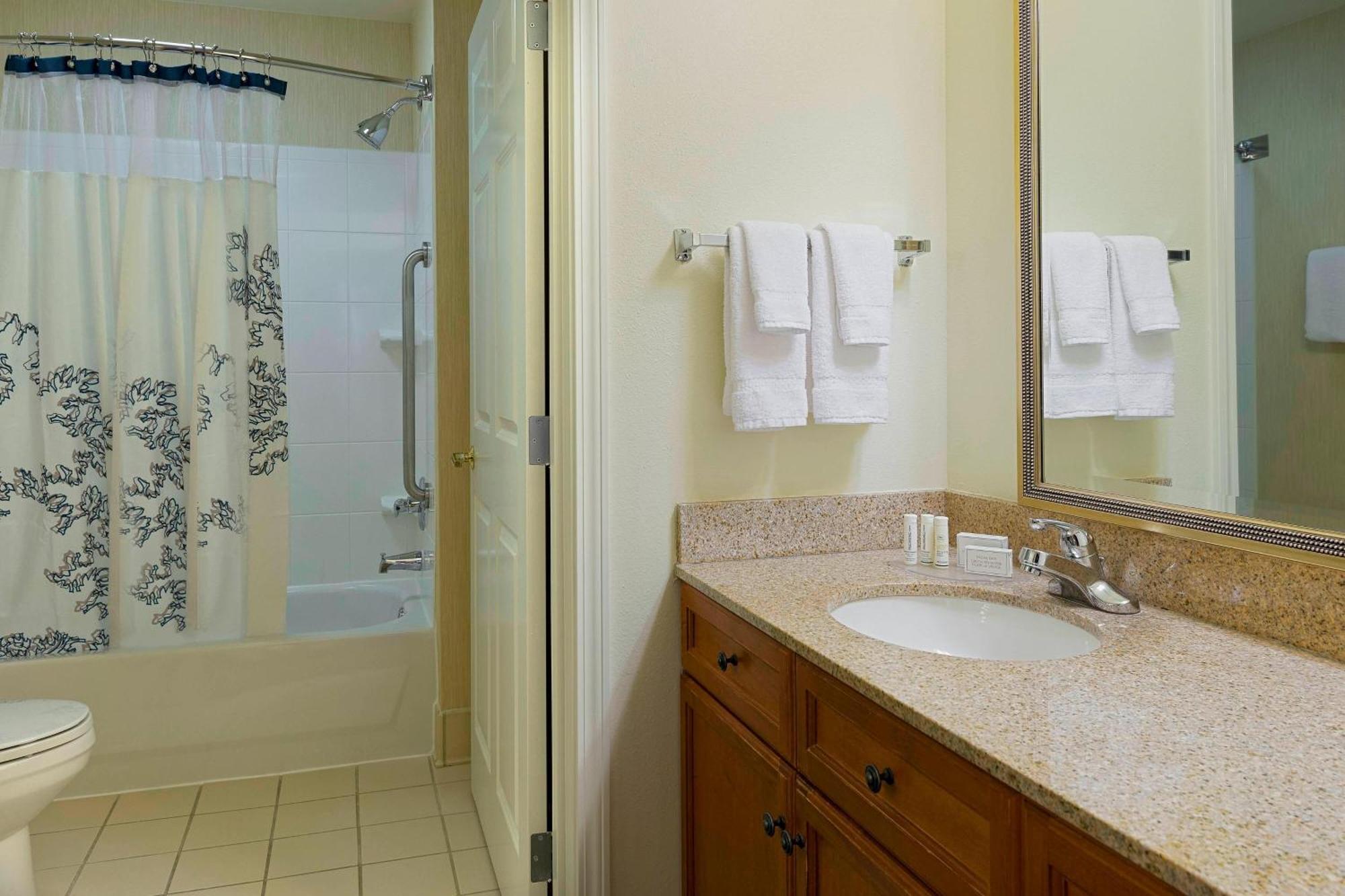 Philadelphia/montgomeryville 3*